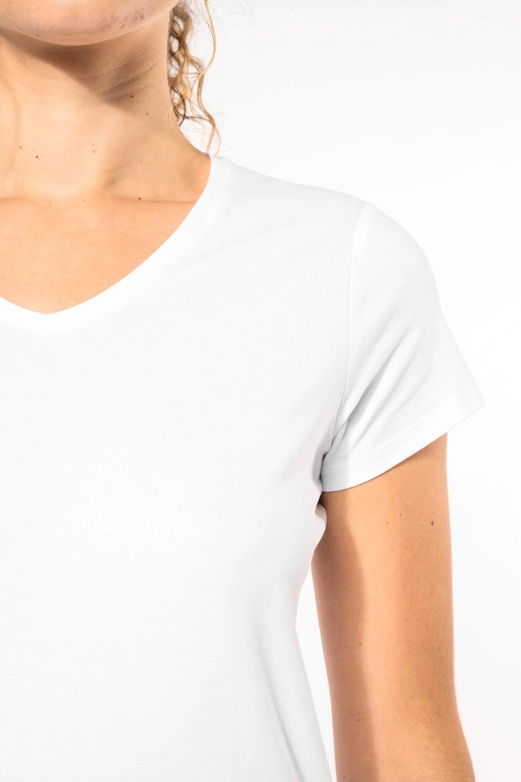 K3015 - T-shirt col V manches courtes femme – Image 18