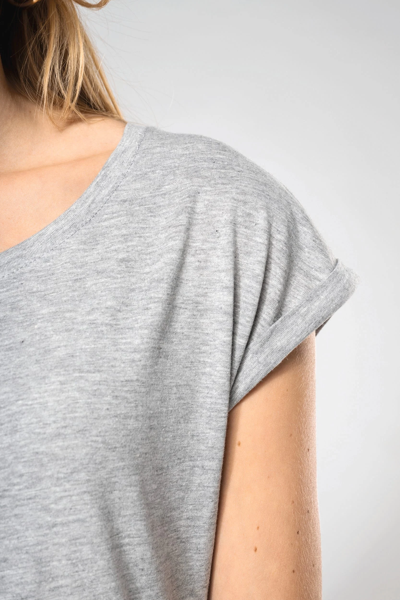 K388 - T-shirt long femme – Image 8