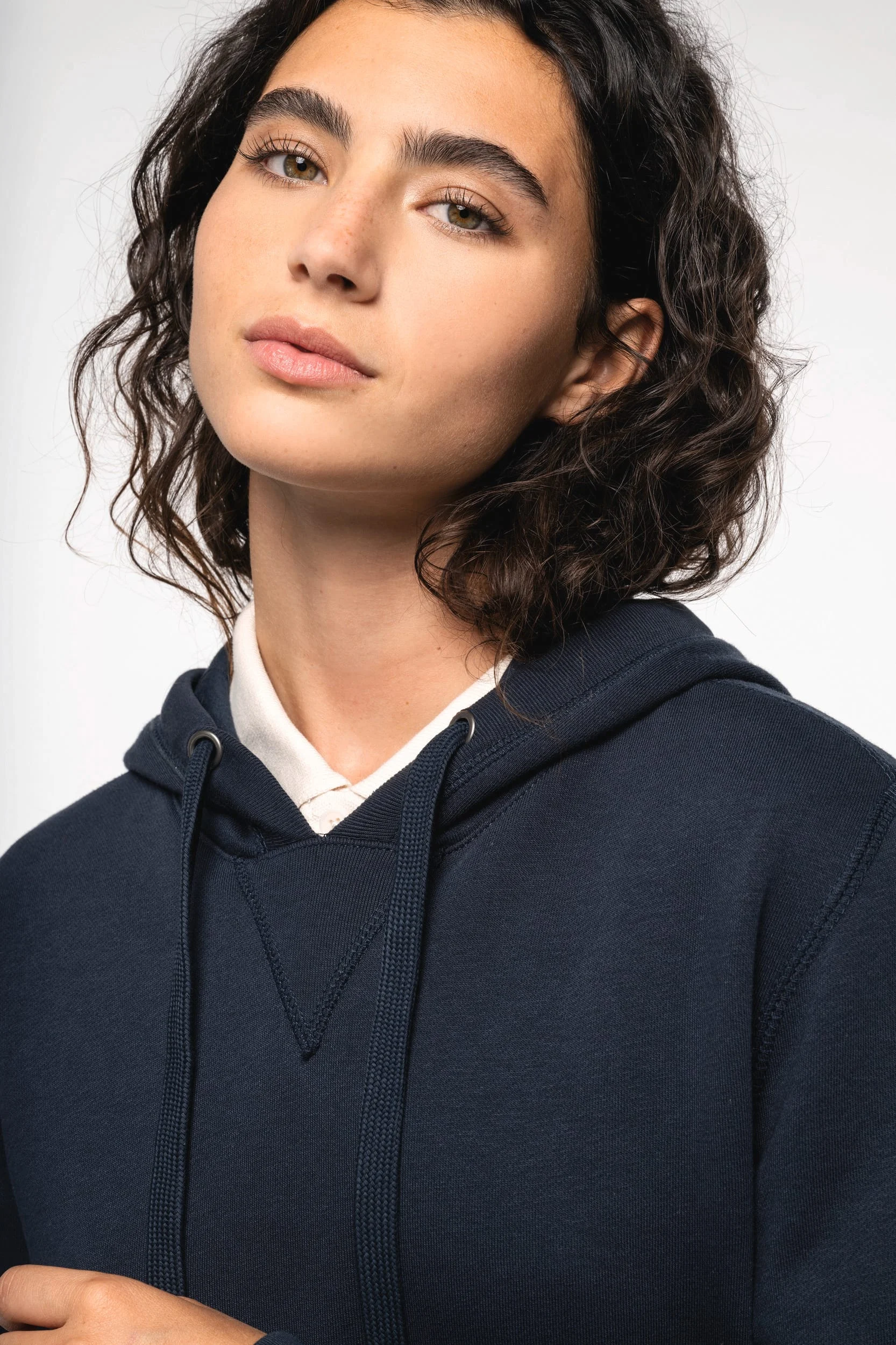 K4009 - Sweat-shirt french terry écoresponsable à capuche unisexe – Image 7