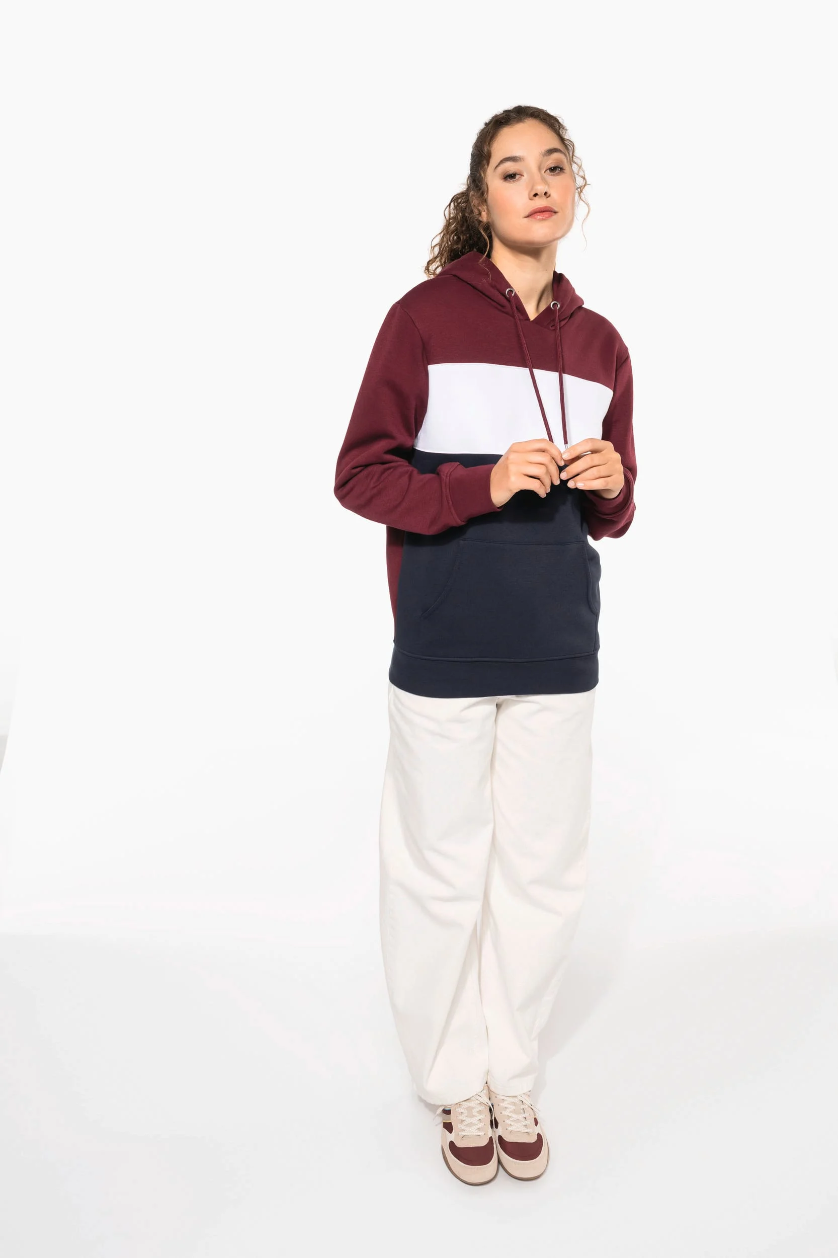 K4016 - Sweat-shirt tricolore à capuche unisexe – Image 17