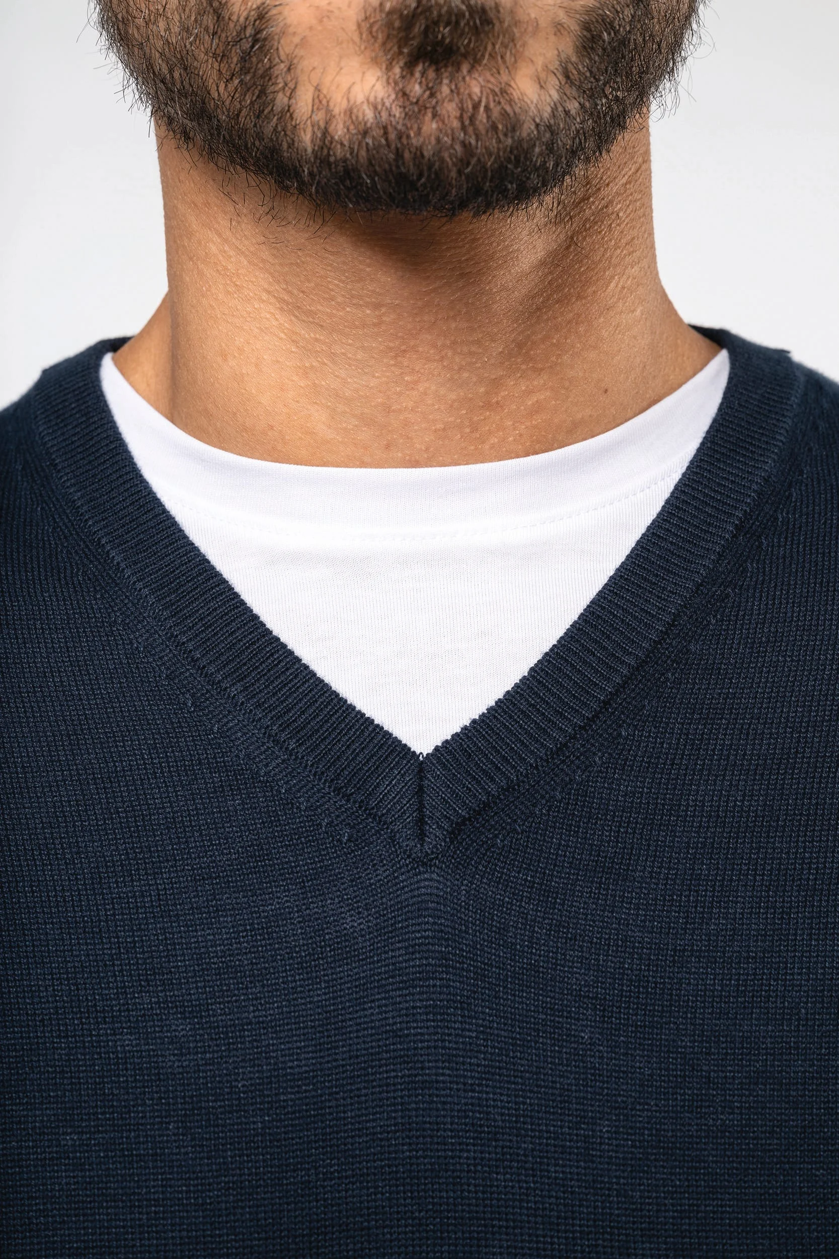 K980 - Pull col en V écoresponsable homme – Image 6