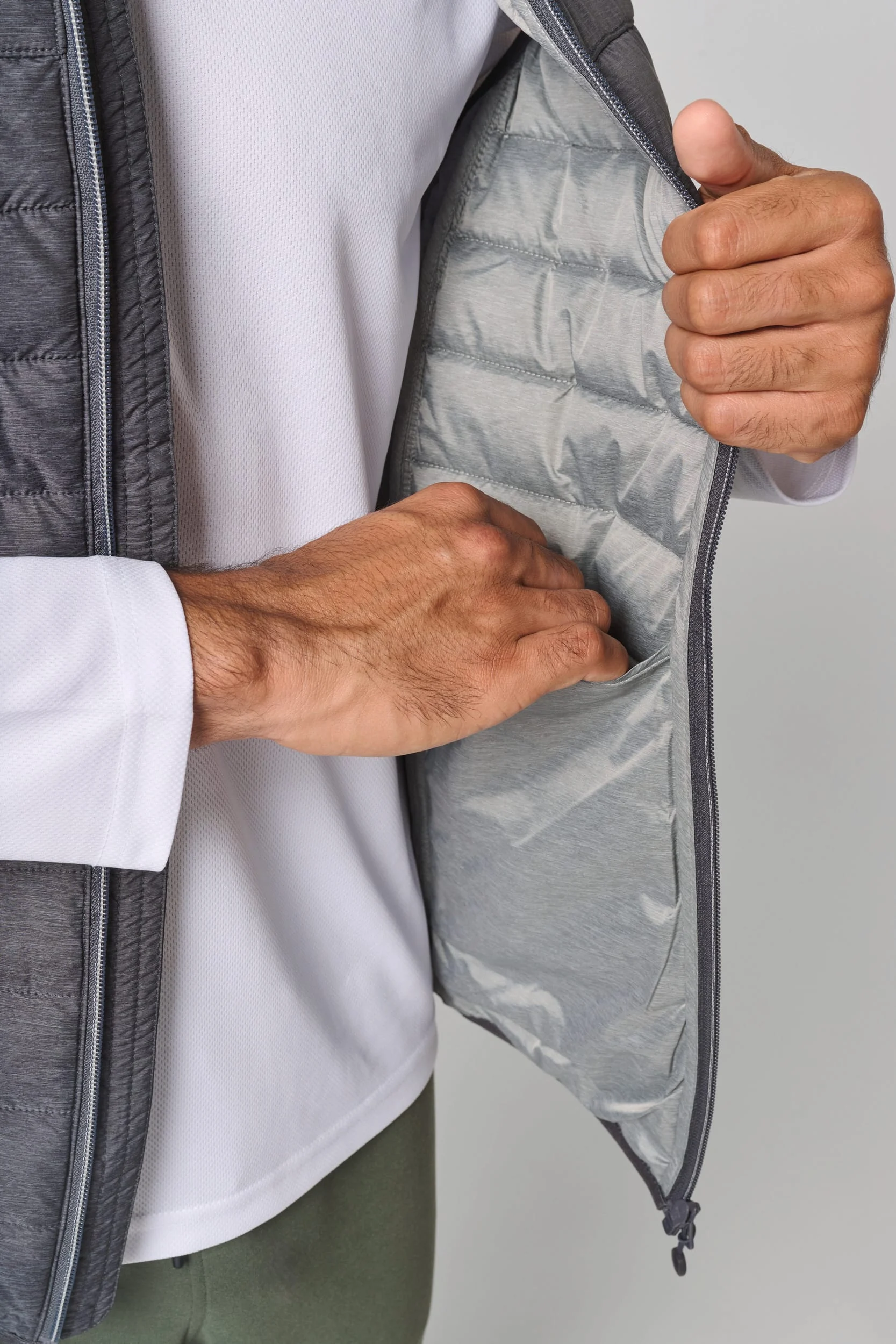 PA237 - Bodywarmer à capuche – Image 9