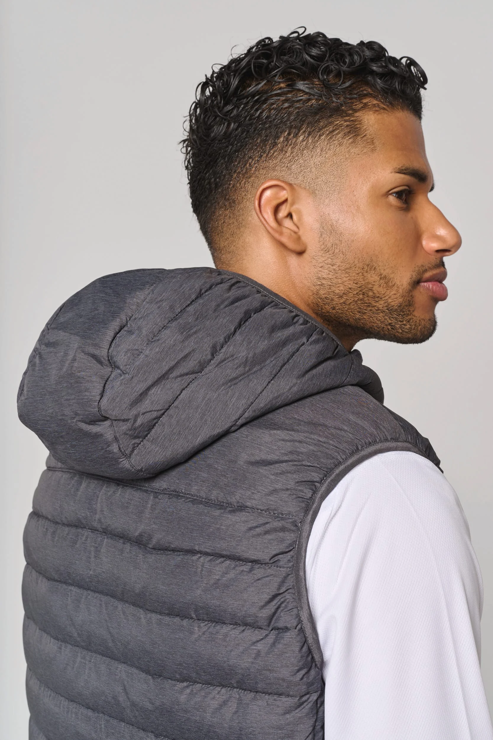 PA237 - Bodywarmer à capuche – Image 6