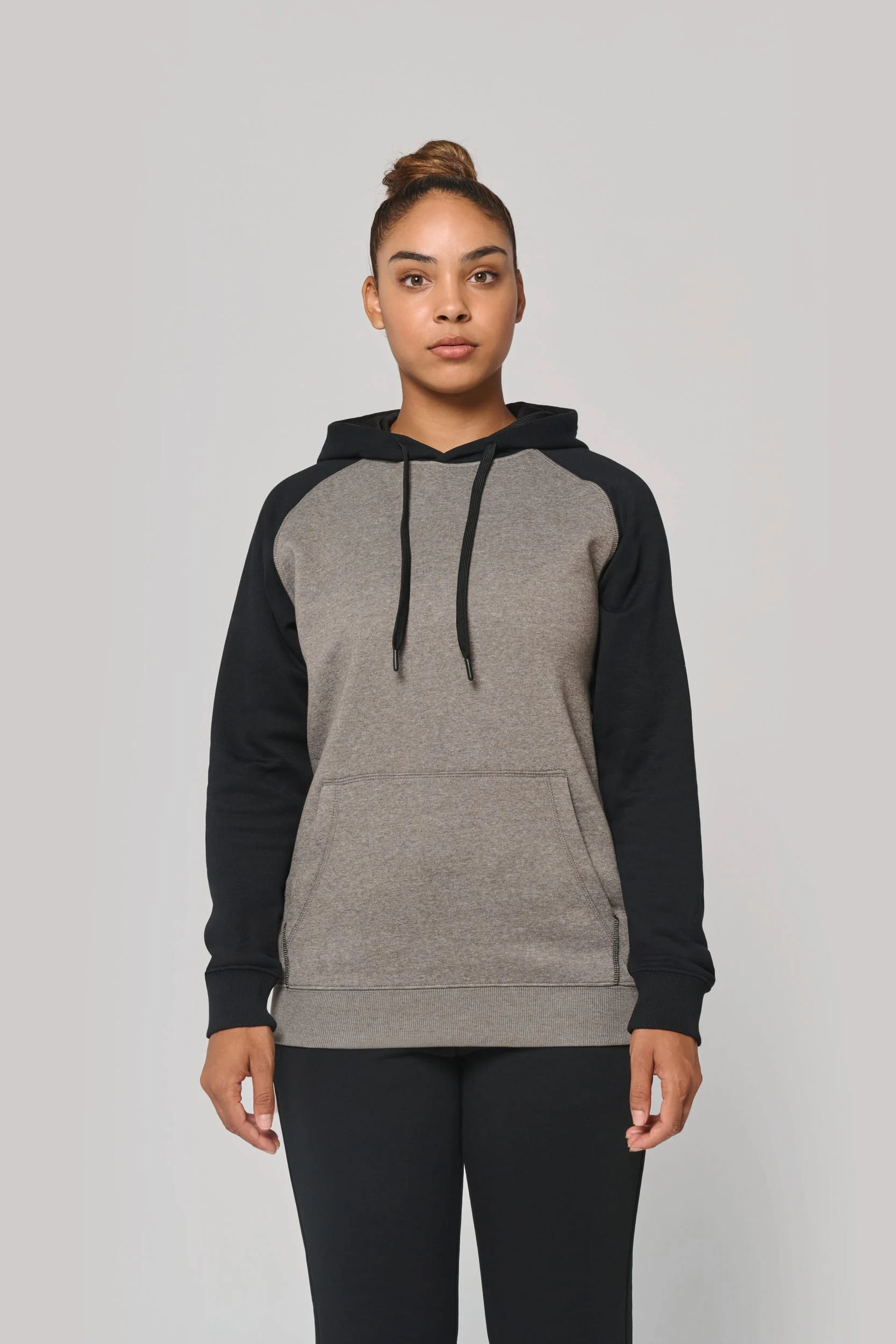 PA369 - Sweat-shirt à capuche bicolore unisexe – Image 4