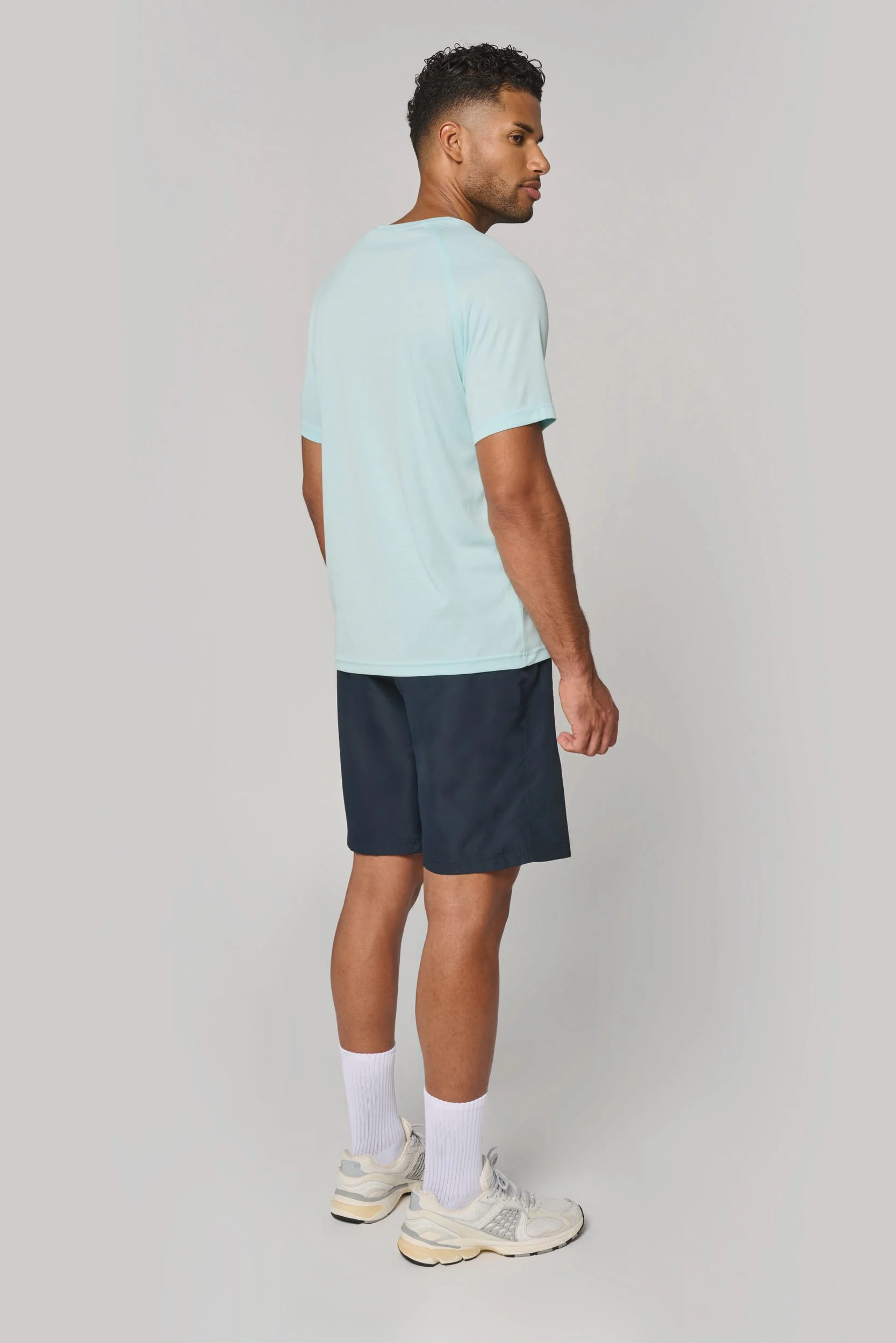 PA4012 - T-shirt de sport à col rond recyclé homme – Image 4