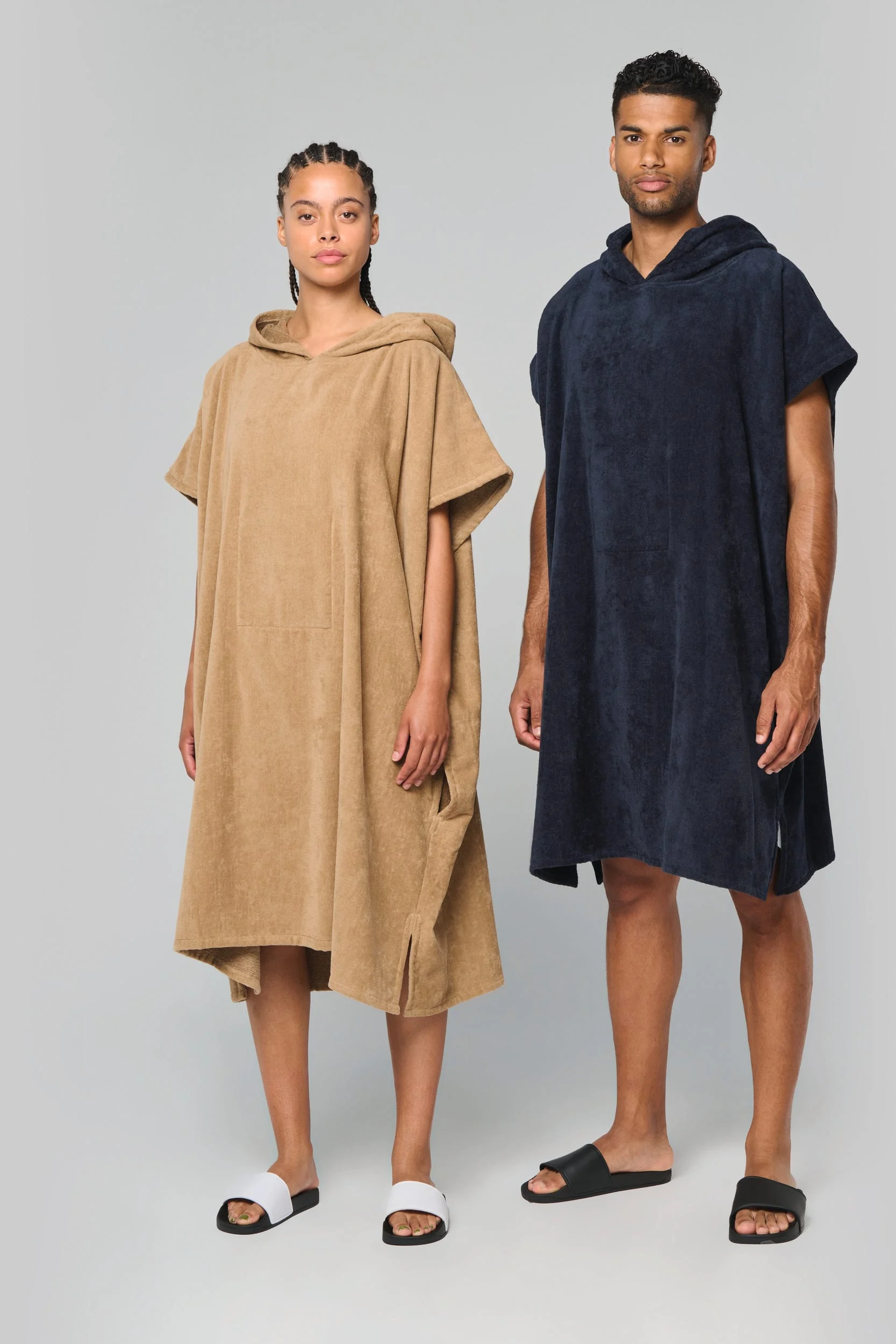 PA581 - Poncho éponge à capuche unisexe