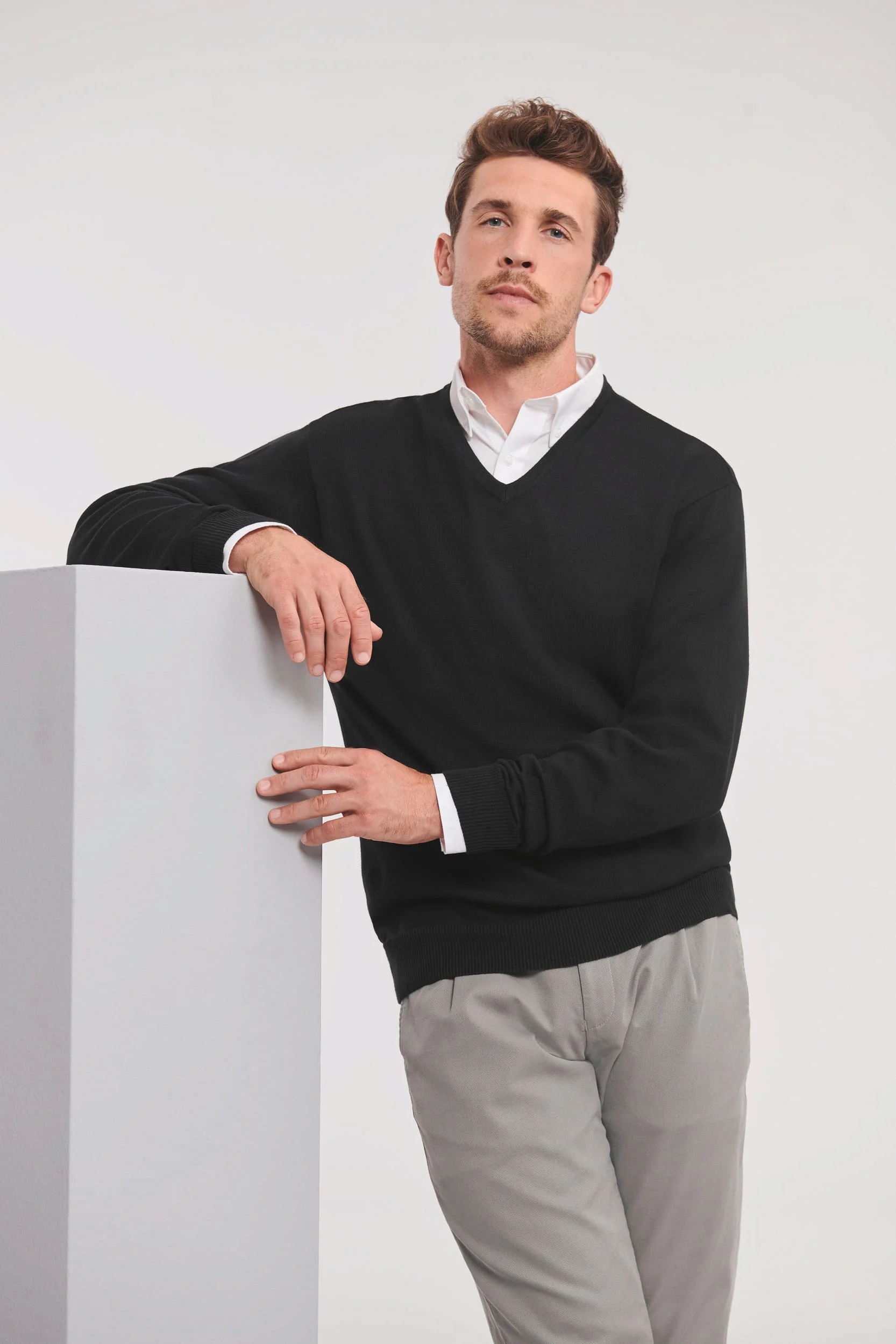 RU710M - Pullover homme col v