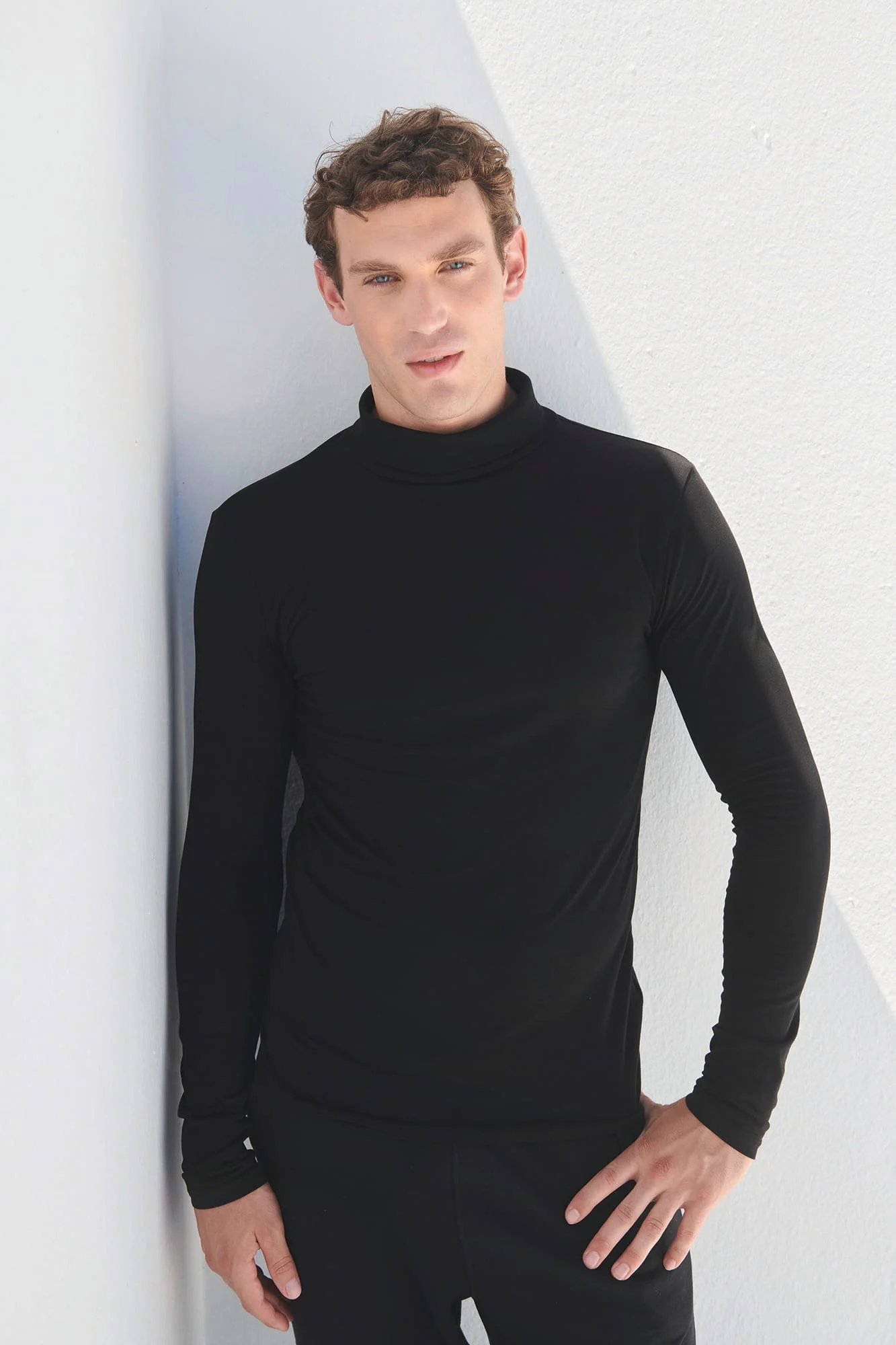 SFM125 - T-shirt Homme col roulé Feel Good