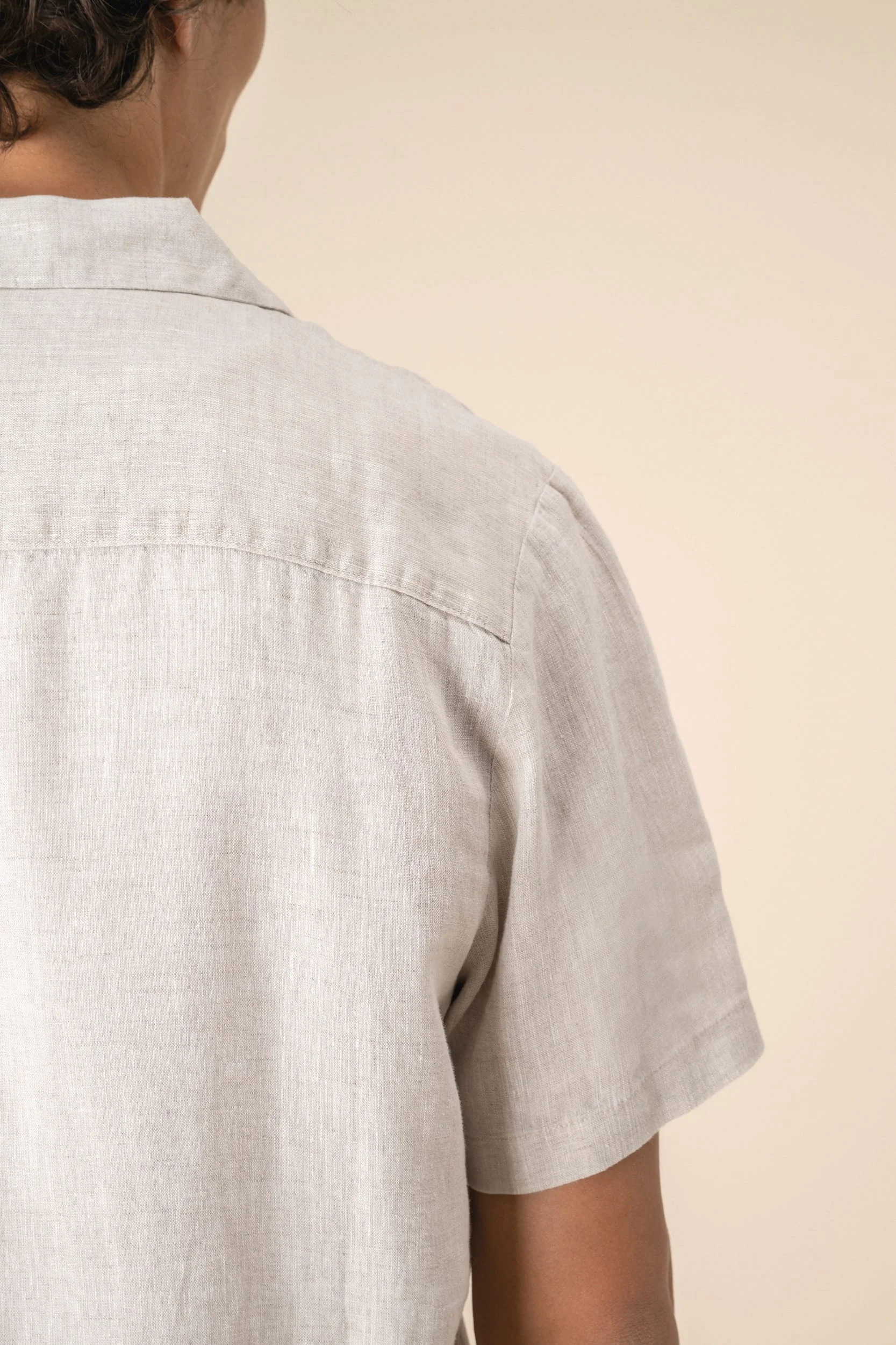 SP509 - Chemise à col bowling en lin homme – Image 3