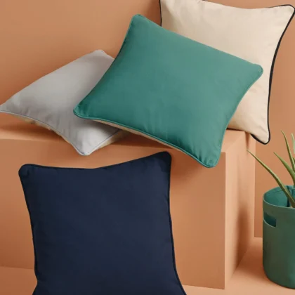 W355 - Housse de coussin à bord passepoilé
