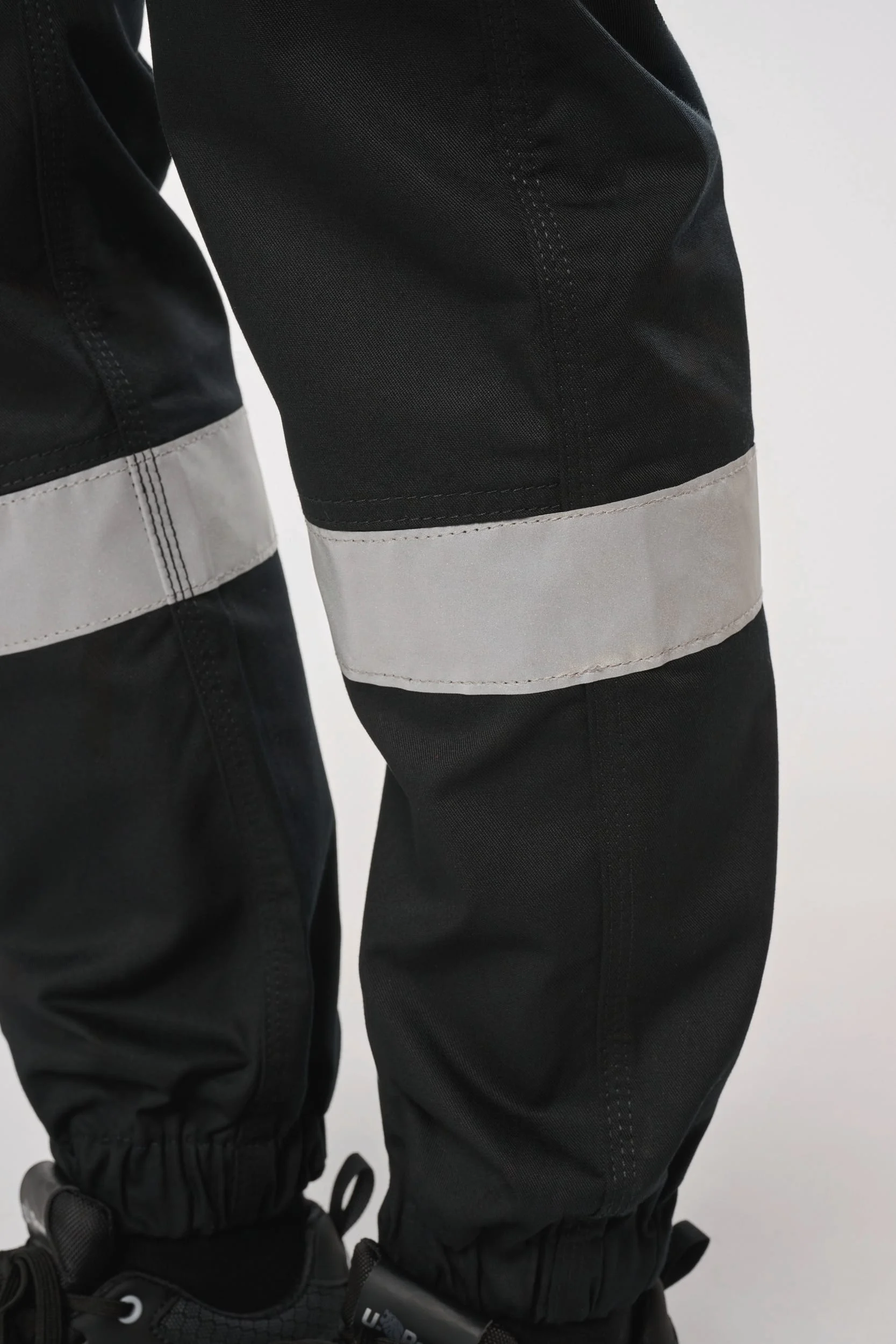 WK712 - Pantalon cargo unisexe avec bas élastiqué et bande réfléchissante – Image 17
