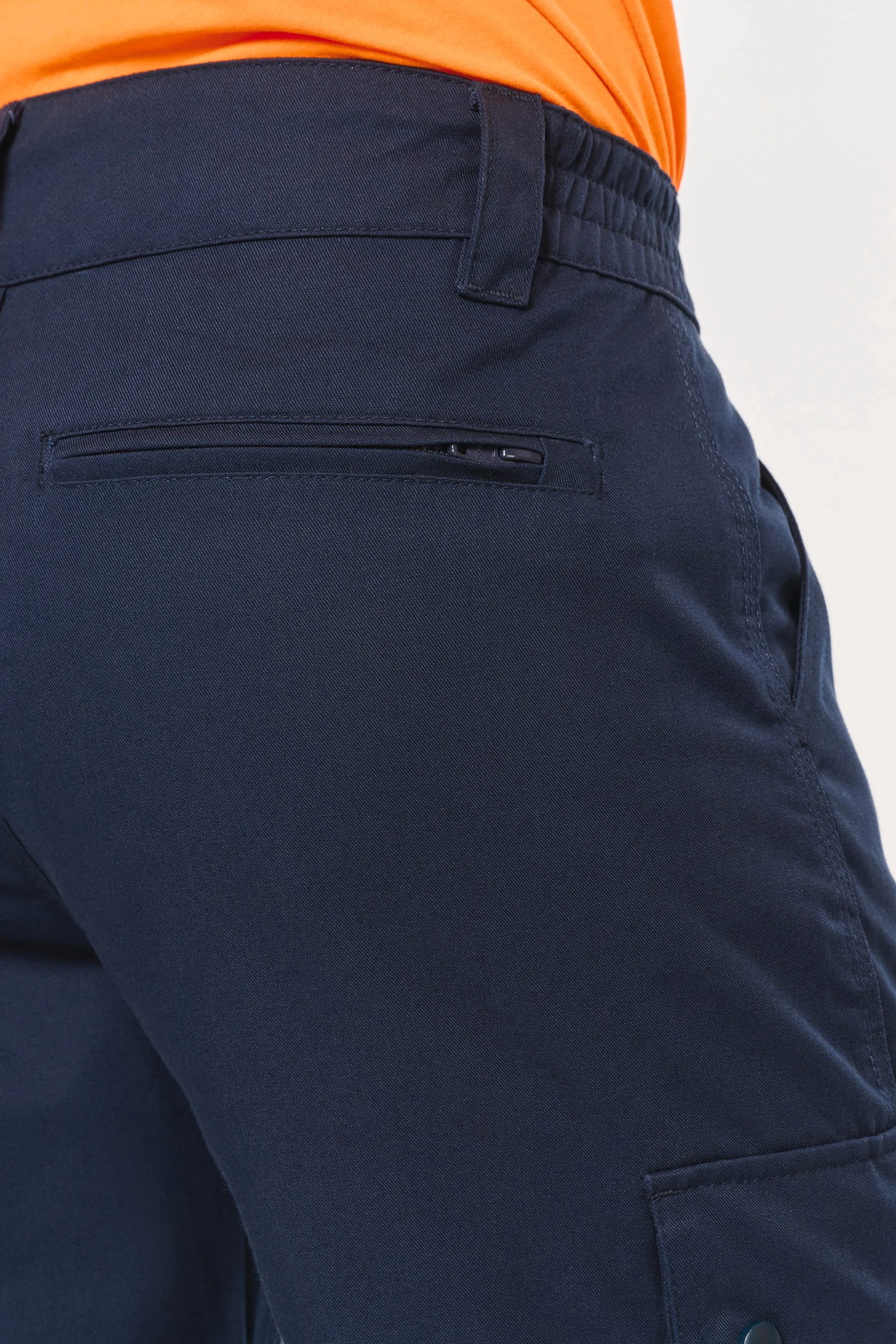 WK712 - Pantalon cargo unisexe avec bas élastiqué et bande réfléchissante – Image 25