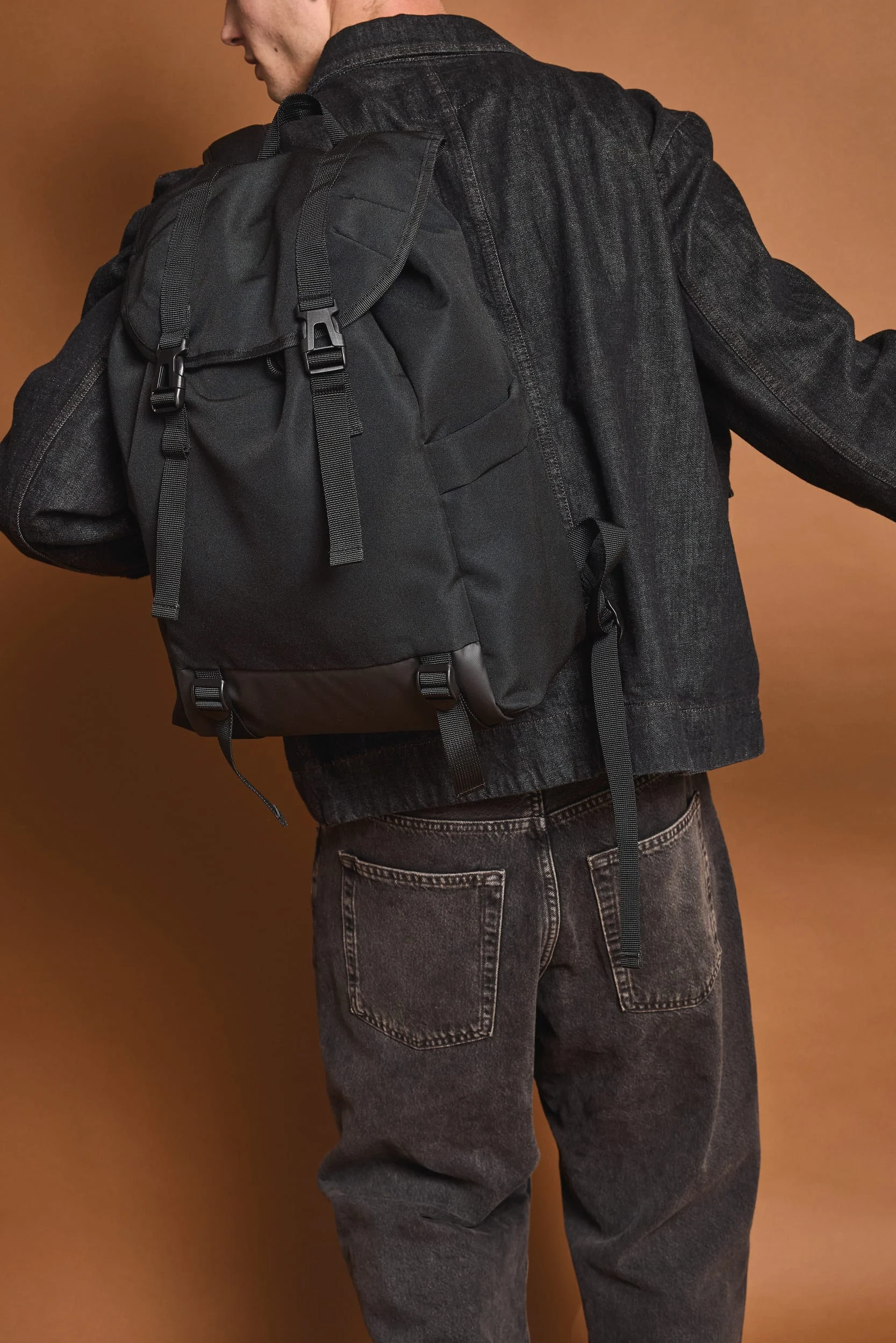 KI0190 - Sac à dos de sport casual – Image 2