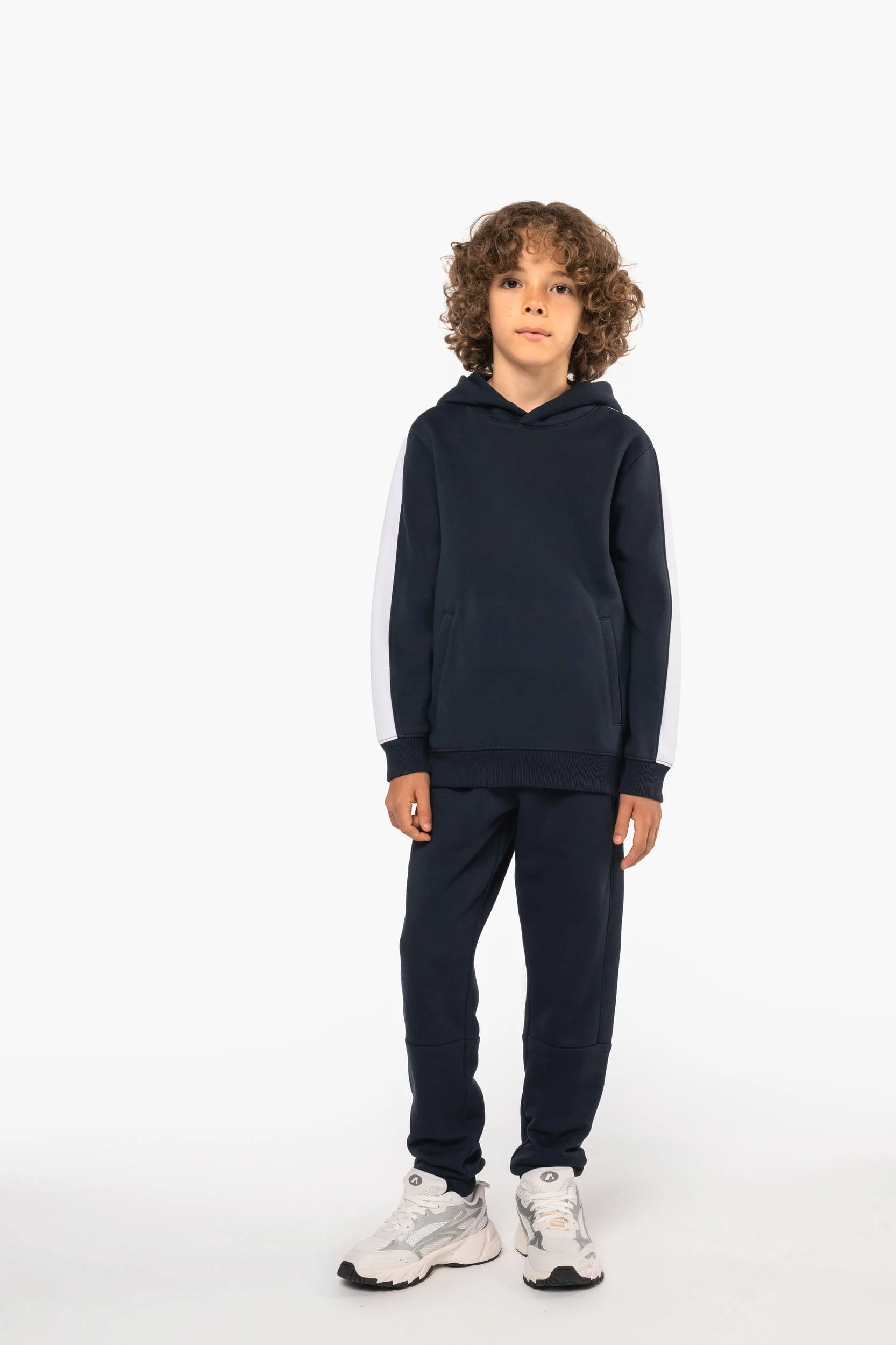 PA3056 - Sweat-shirt à capuche teamwear bicolore enfant – Image 4