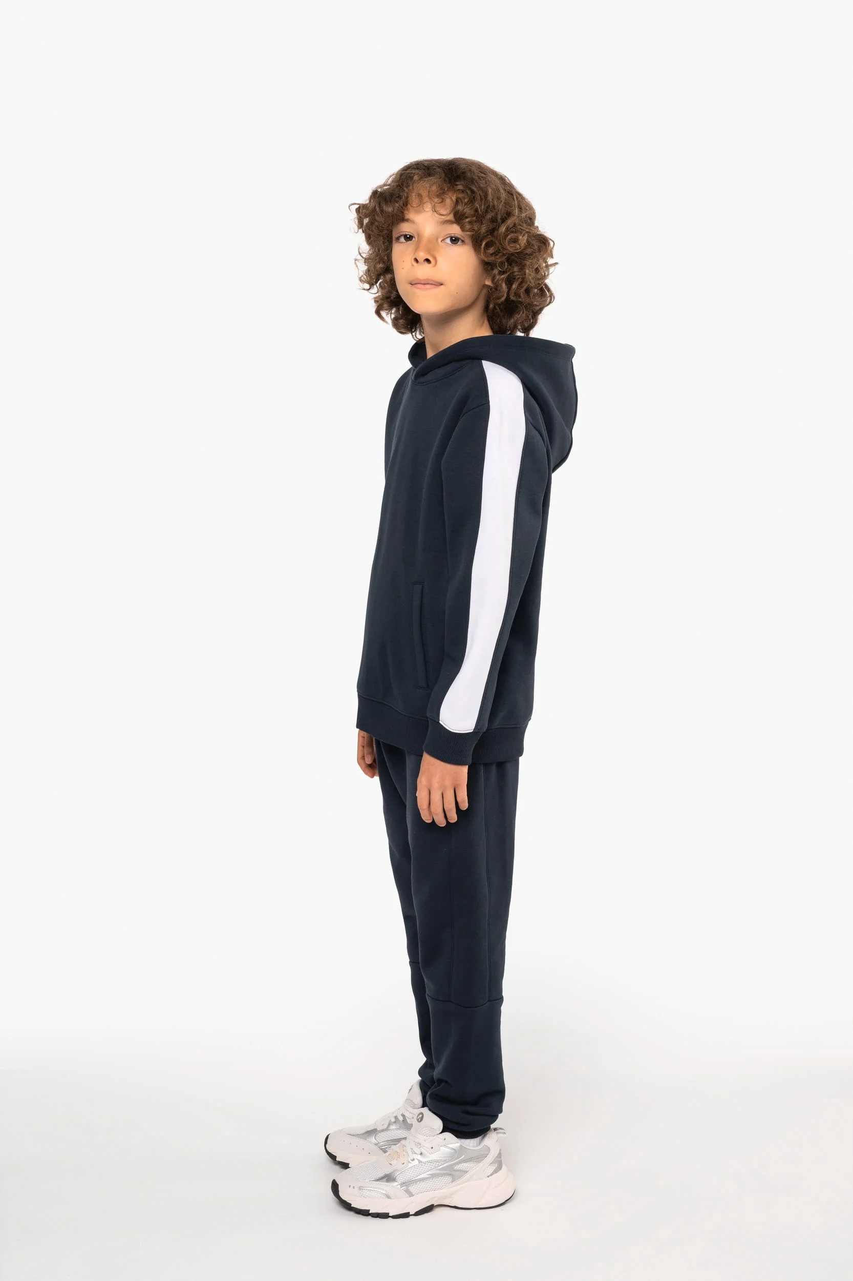 PA3056 - Sweat-shirt à capuche teamwear bicolore enfant – Image 5