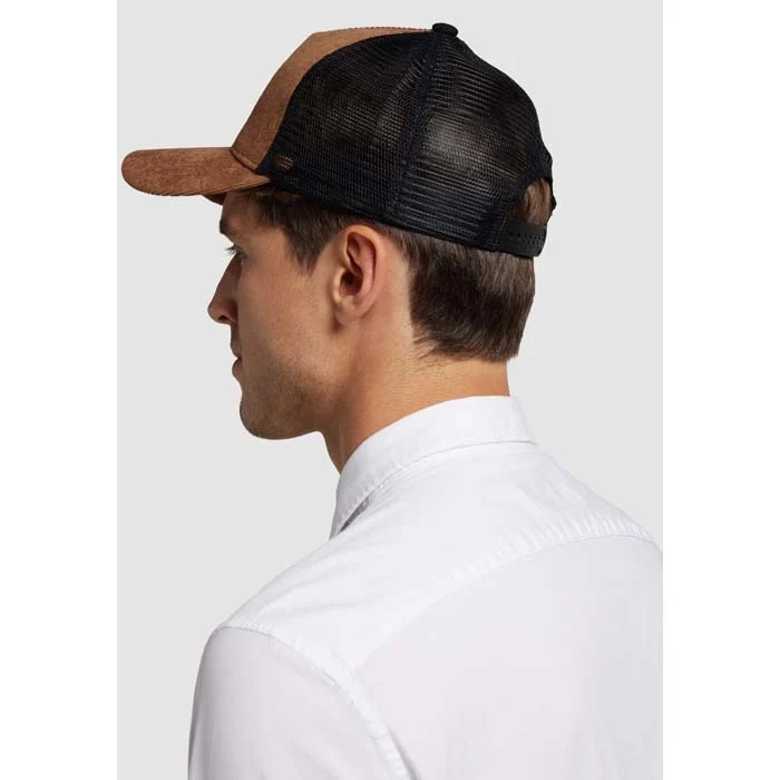 MH2209 - Casquette trucker à 5 panneaux en velours côtelé. Casquette trucker à 5 panneaux avec un tissu en velours côtelé 210 g/m² à l'avant et un panneau arrière en maille de polyester. La combinaison d'un s