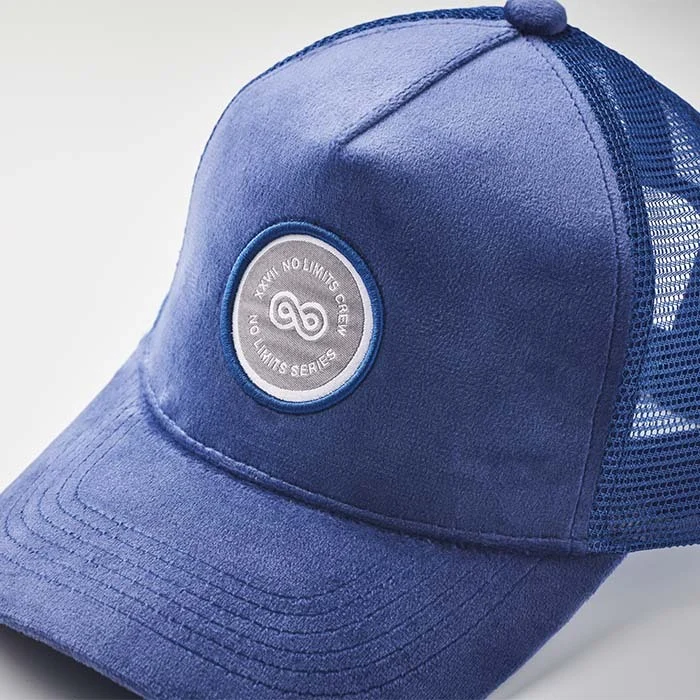 MH2326 - Casquette de camionneur haute en velours à 5 panneaux.