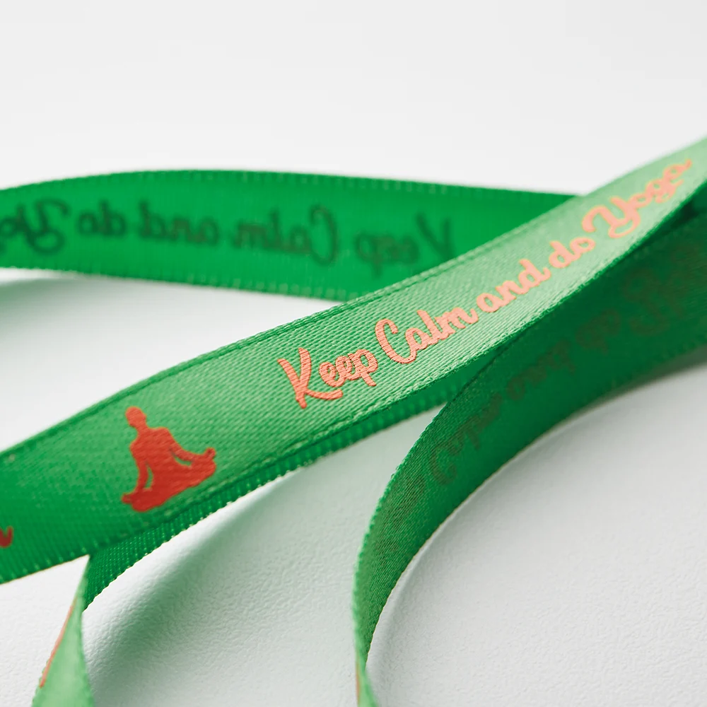 ML1130 - Lanyard en satin sérigraphié.